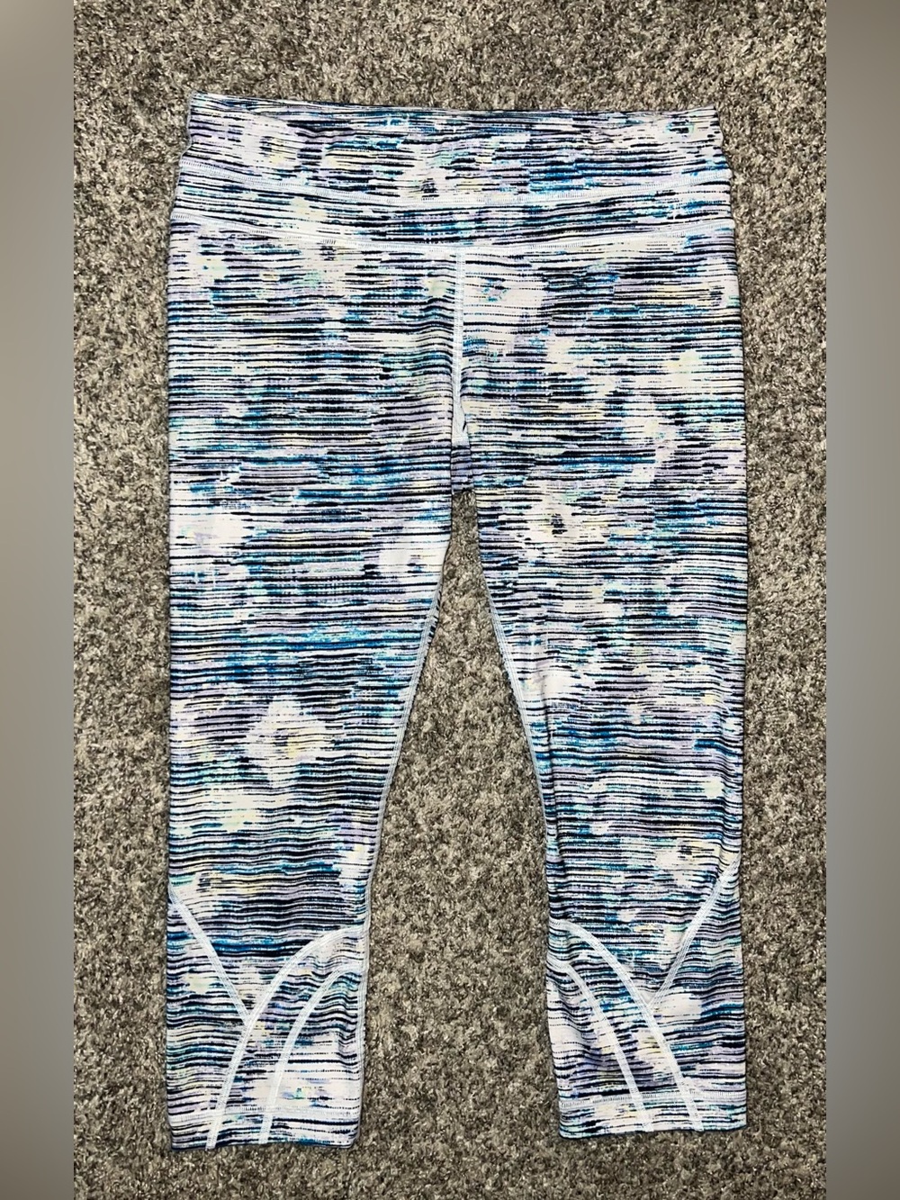 Lululemon Run Inspire Crop II Full On Luxtreme Medium Rise Leggings! Size 8.